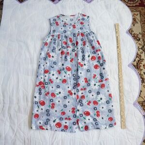 VTG Simply Basic Blue Cherry Daisy Print Sleeveless‎ Snap Front Nightgown Medium